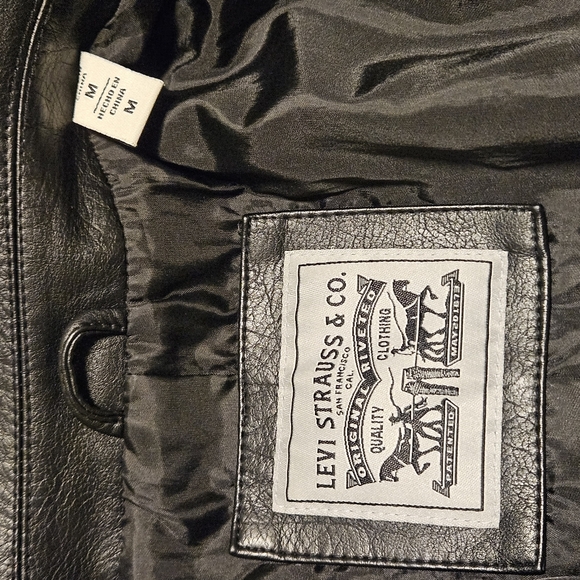 Levi's Women's Classic Faux Leather Asymmetrical Moto Jacket - Picture 7 of 16